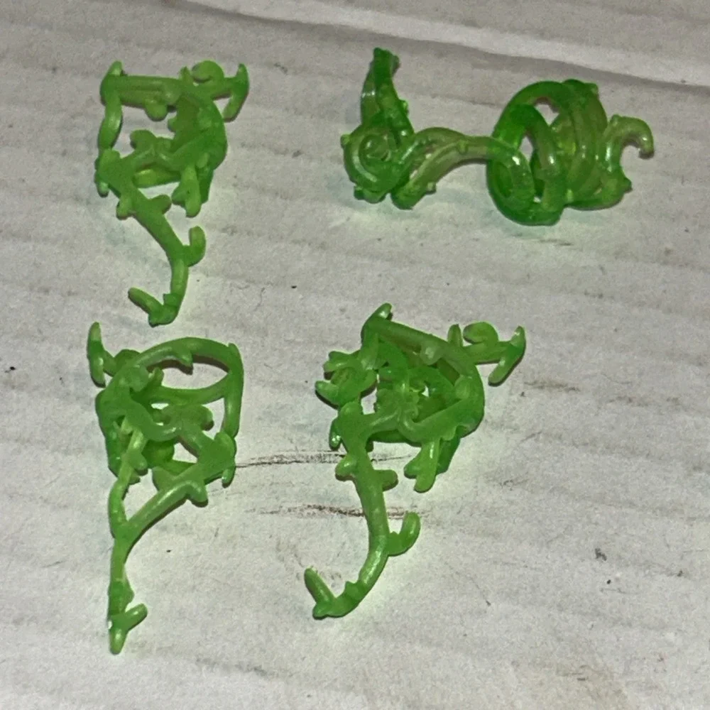 Monster High Venus McFlytrap First Wave Signature Leg Vines Translucent Green C2